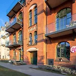 Properunit Bright In Old Town With Ac Apartament