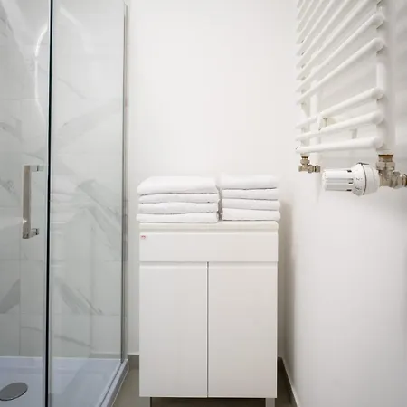 Properunit Bright In Old Town With Ac